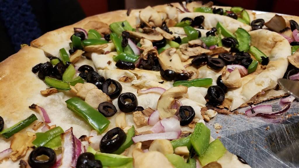 Gutis Pizza | restaurant | 625 Mt Clinton Pike, Harrisonburg, VA 22802, USA | 5404331055 OR +1 540-433-1055