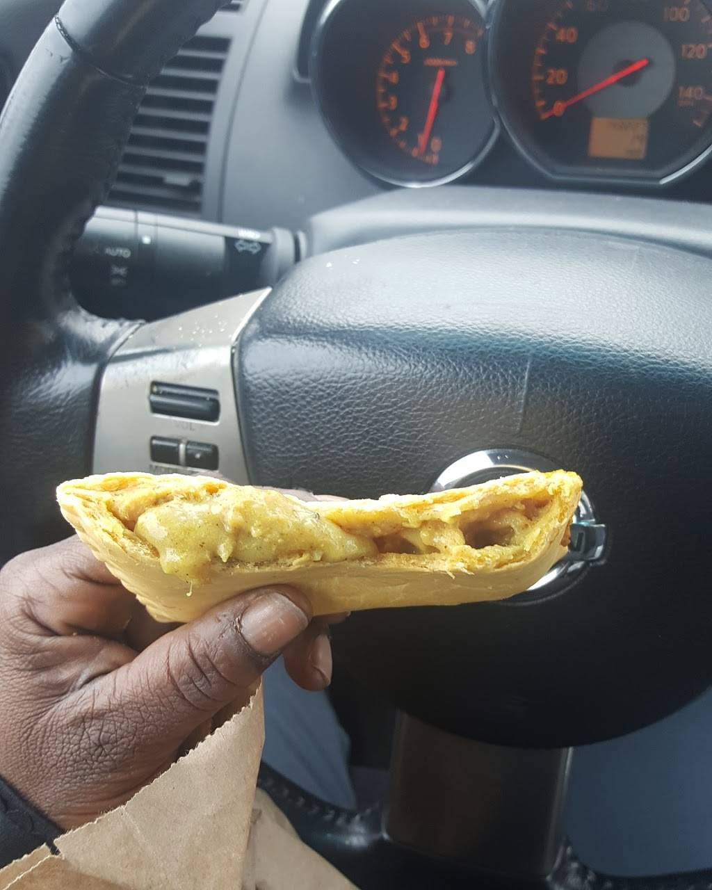 Smokehouse | restaurant | 18933 Linden Blvd, Jamaica, NY 11412, USA | 7185271536 OR +1 718-527-1536