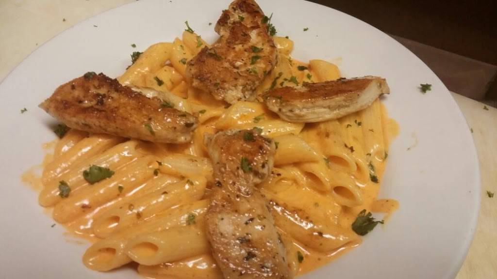 Pinos Italian Bistro and Pizzeria | restaurant | 3420 Boulevard, Colonial Heights, VA 23834, USA | 8045209005 OR +1 804-520-9005