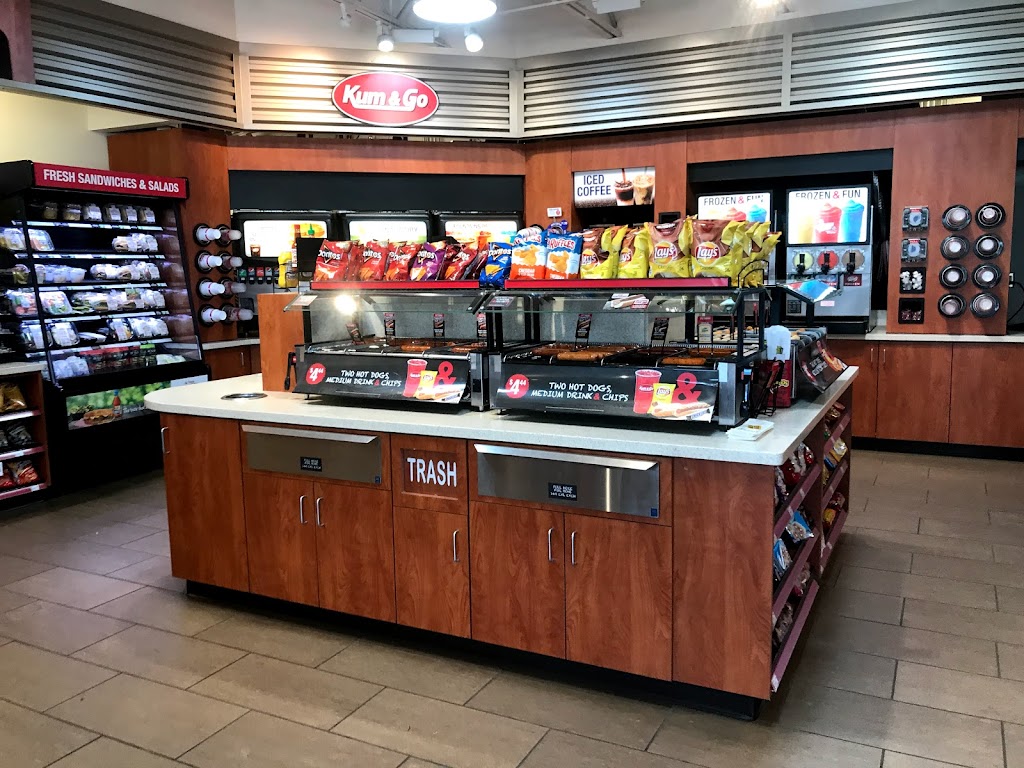 Kum & Go | meal takeaway | 21510 AR-365, Maumelle, AR 72113, USA | 5018512536 OR +1 501-851-2536