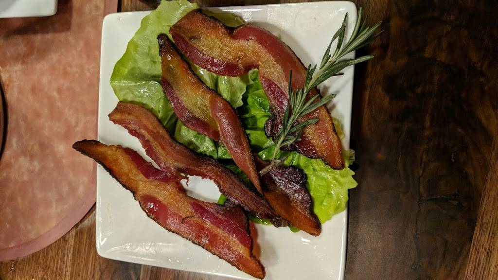 Maggie McFlys® Springfield | restaurant | 6797 Springfield Mall, Springfield, VA 22150, USA | 7039229300 OR +1 703-922-9300