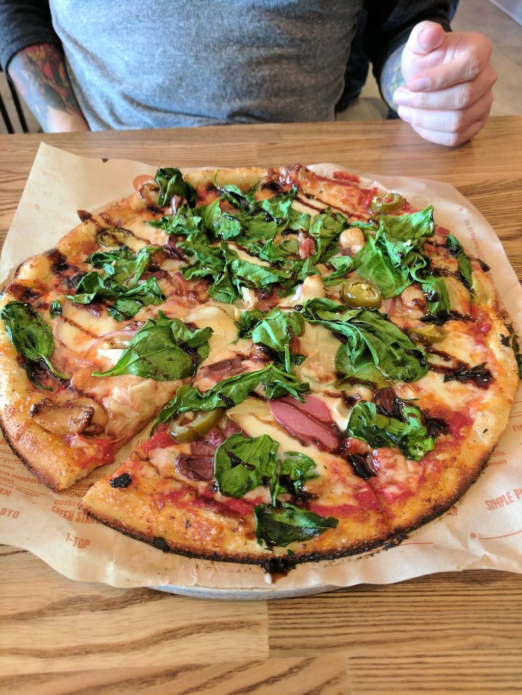 Blaze Pizza | meal takeaway | 213 Broadway Mall, Hicksville, NY 11801, USA | 5162080161 OR +1 516-208-0161