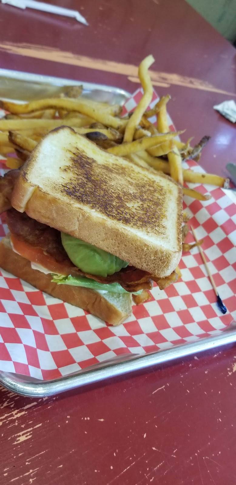 Red Boot Grill | restaurant | 1916 SW Lee Blvd, Lawton, OK 73501, USA | 5807135335 OR +1 580-713-5335