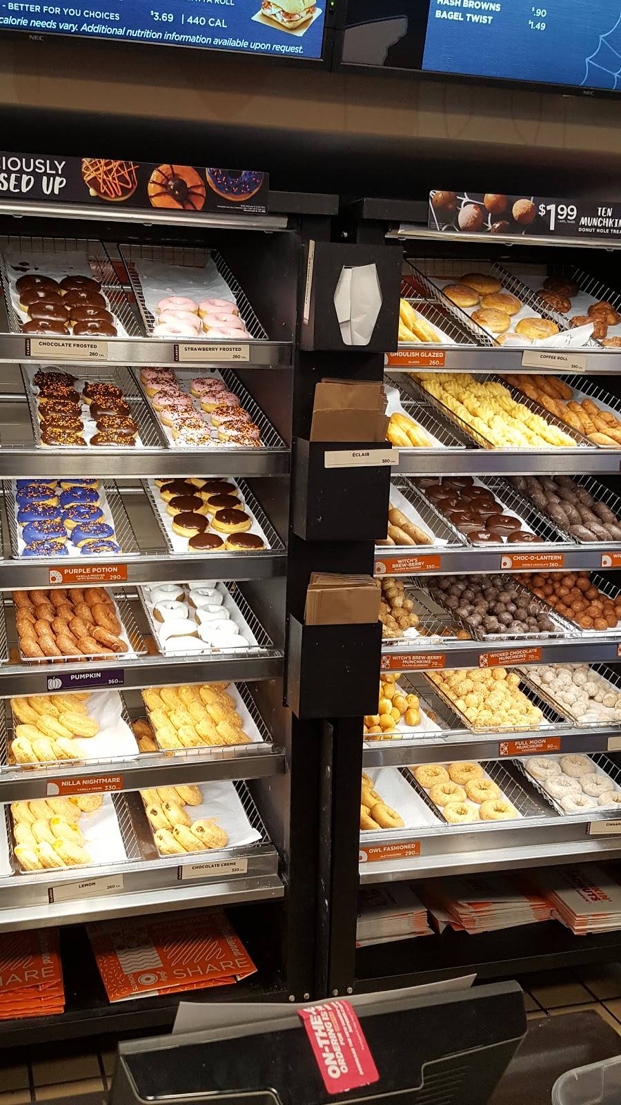 Dunkin | bakery | 1803 W Main St, Salem, VA 24153, USA | 5403752868 OR +1 540-375-2868