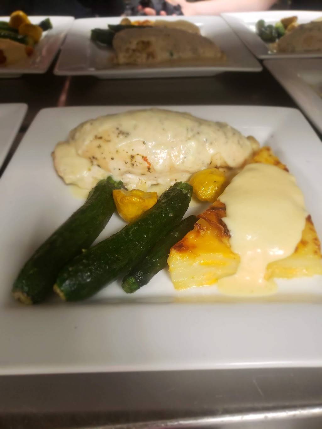 The Wellington Bar & Grill | restaurant | 400 Wexford Blvd, Spring Hill, FL 34609, USA | 3528357183 OR +1 352-835-7183