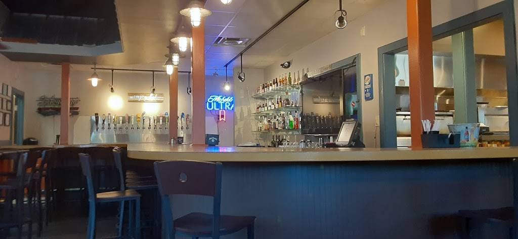 Tap & Crust | restaurant | 1108 Bienville Blvd, Ocean Springs, MS 39564, USA | 2288754888 OR +1 228-875-4888