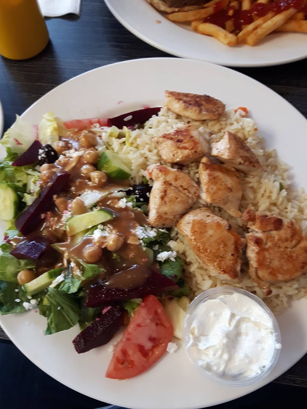 Luks Diner | restaurant | 2501 Guelph Line, Burlington, ON L7M 2A3, Canada | 9053326203 OR +1 905-332-6203