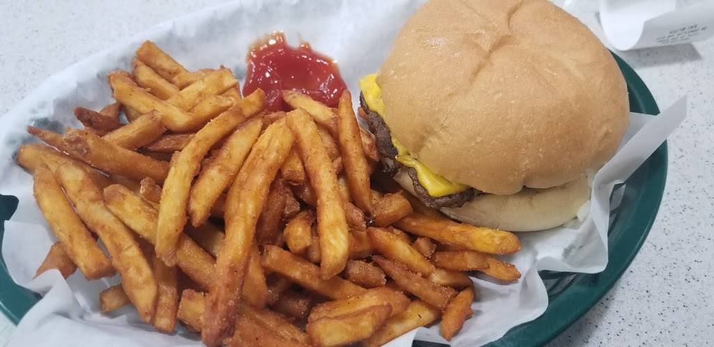 Hill Top Cafe | restaurant | 2278 Bay Settlement Rd, Green Bay, WI 54311, USA | 9208840858 OR +1 920-884-0858