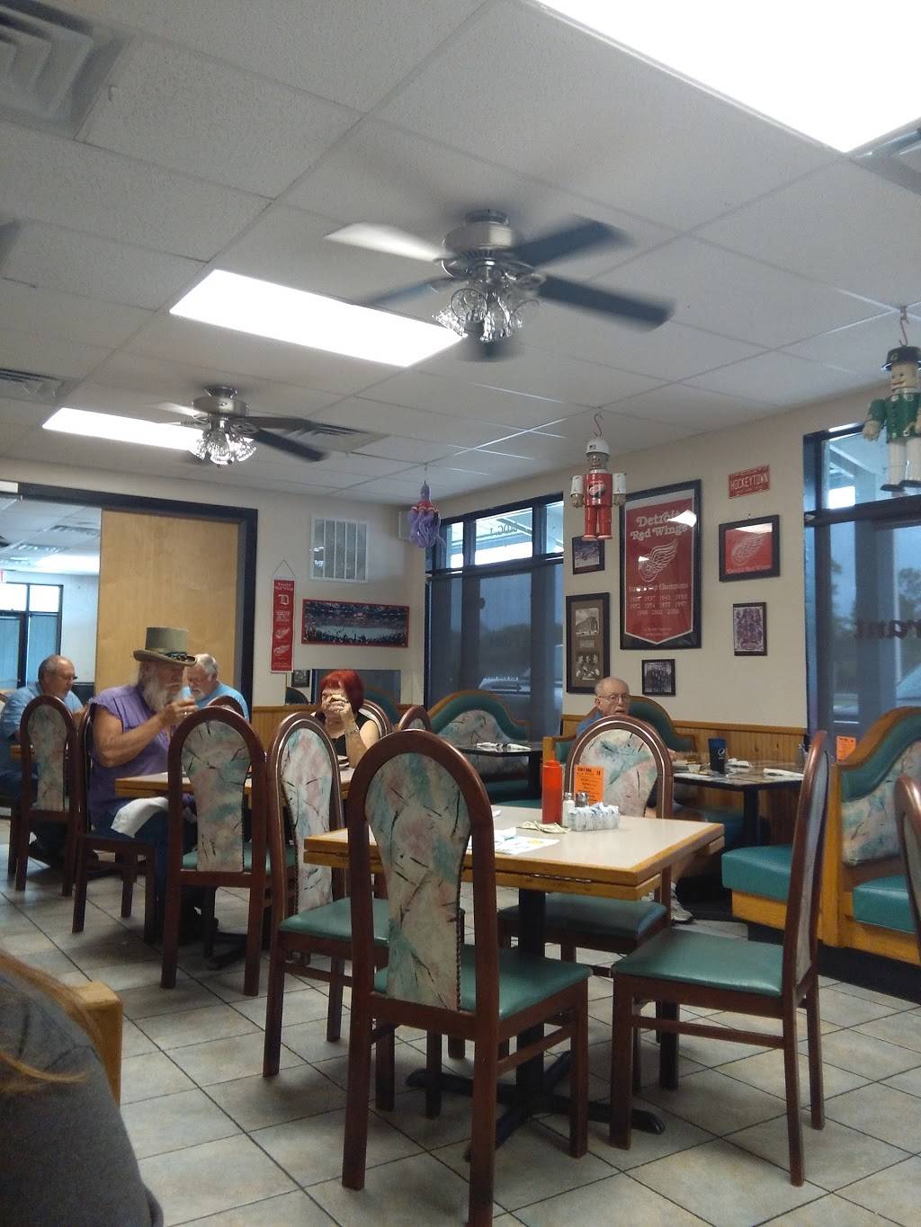 Peters Restaurant | restaurant | 5767, 2200 Kings Hwy # 1B, Port Charlotte, FL 33980, USA | 9417432454 OR +1 941-743-2454