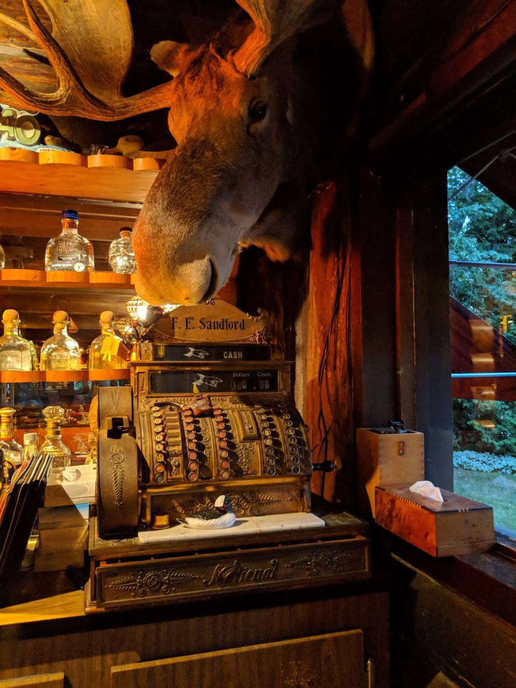 Hack-Ma-Tack Inn | restaurant | 8131 Beebe Rd, Cheboygan, MI 49721, USA | 2316252919 OR +1 231-625-2919