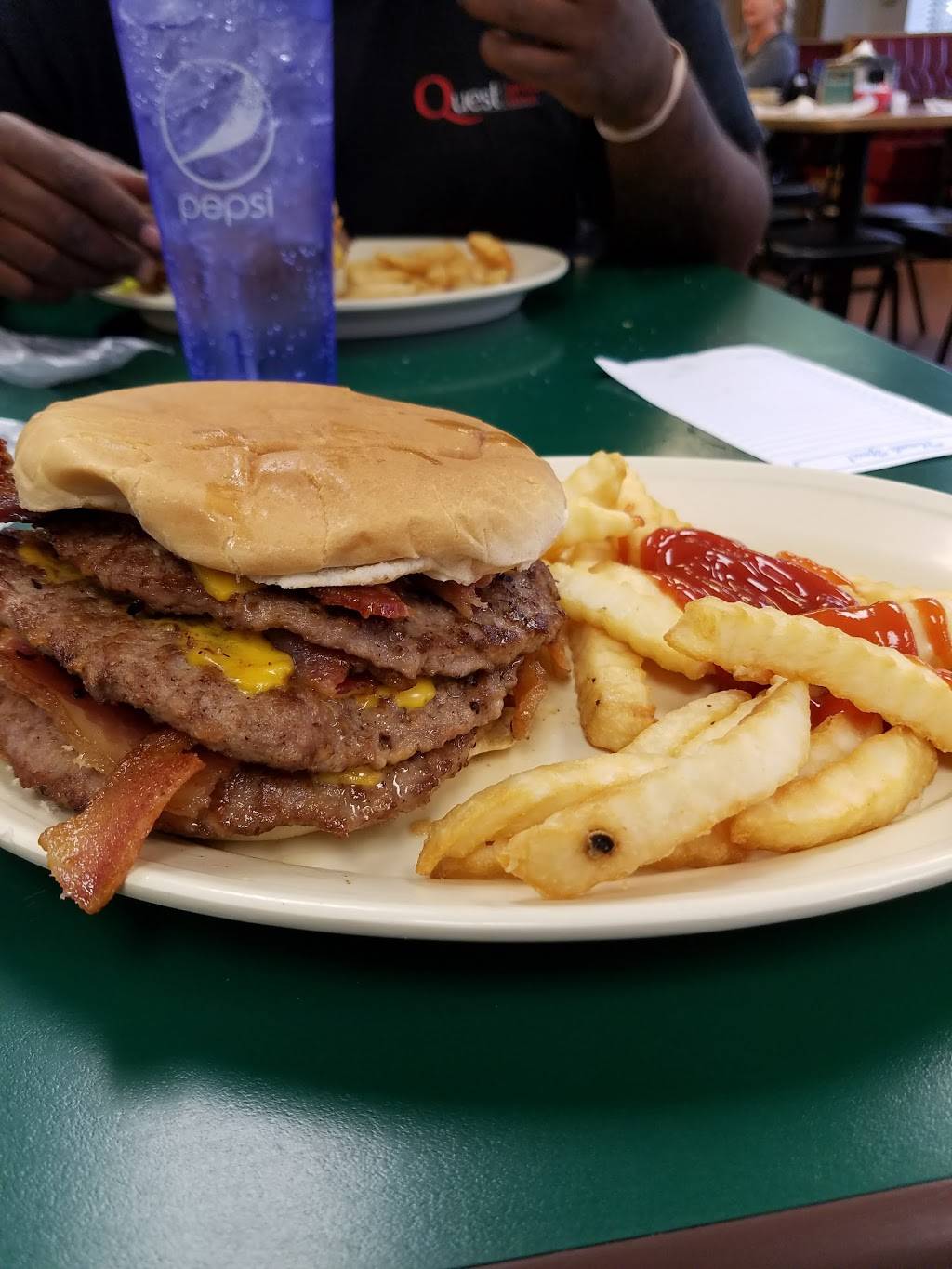 Johnsons Fish House & Diner | restaurant | 329 US-64, Wynne, AR 72396, USA | 8702383536 OR +1 870-238-3536