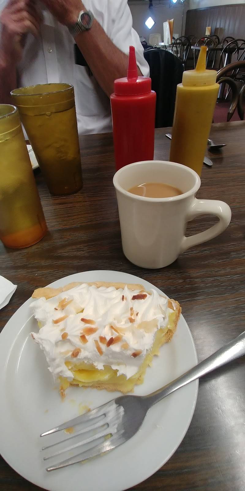 Sunshine Cafe | restaurant | 3 N Nickerson St, Nickerson, KS 67561, USA | 6204225153 OR +1 620-422-5153