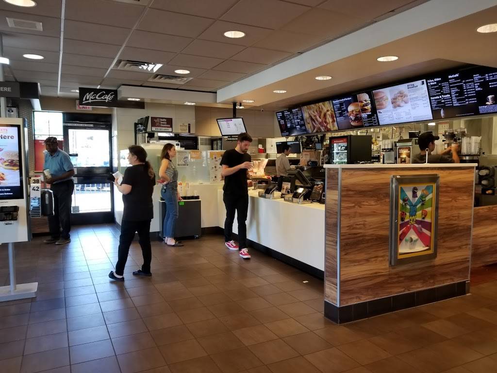 McDonalds | cafe | 4785 Las Virgenes Rd, Calabasas, CA 91302, USA | 8188808661 OR +1 818-880-8661