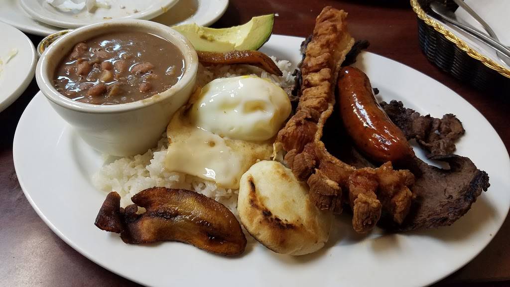 La Casa De Pollo | restaurant | 104 Speedwell Ave, Morristown, NJ 07960, USA | 9732671311 OR +1 973-267-1311