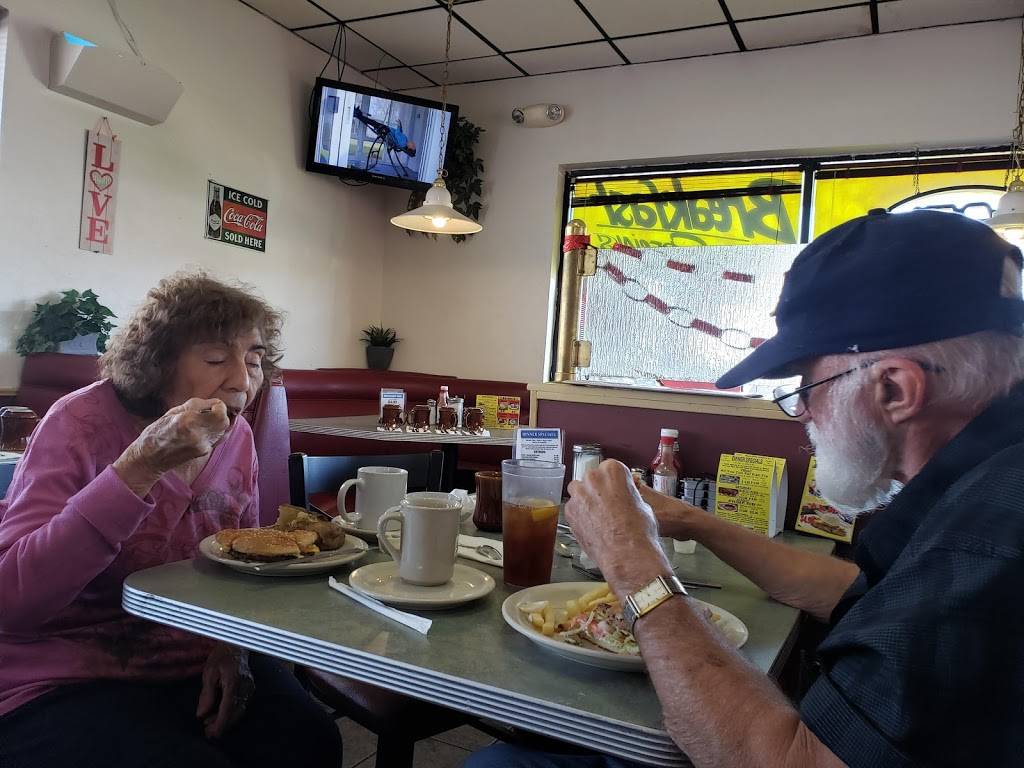 Country Boys Restaurant | restaurant | 2330 W Camelback Rd, Phoenix, AZ 85015, USA | 6024332192 OR +1 602-433-2192