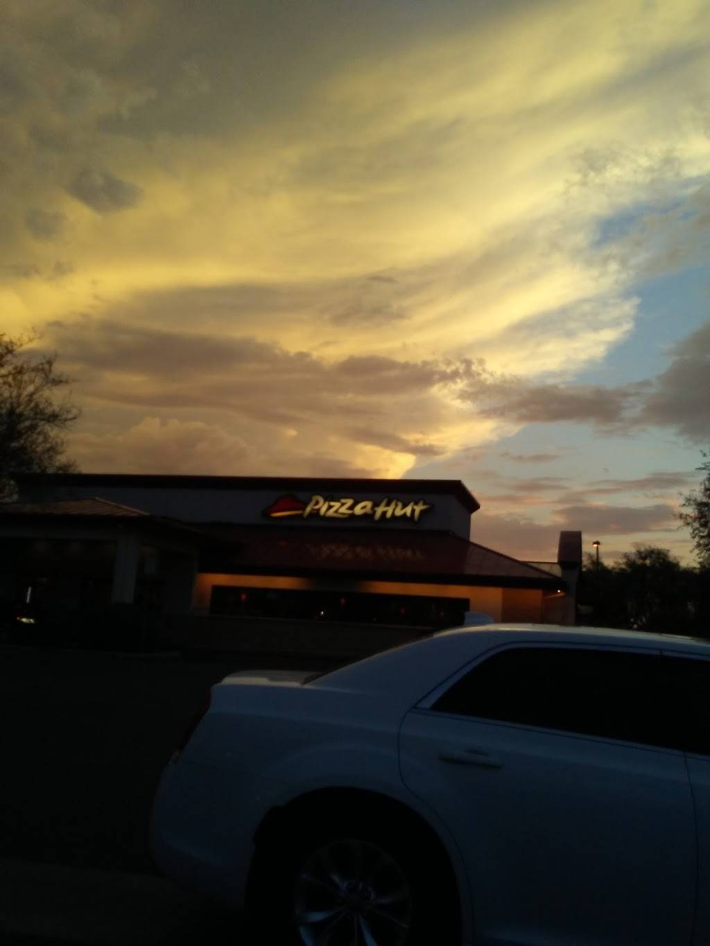 Pizza Hut | meal delivery | 1865 W Valencia Rd, Tucson, AZ 85746, USA | 5202944490 OR +1 520-294-4490