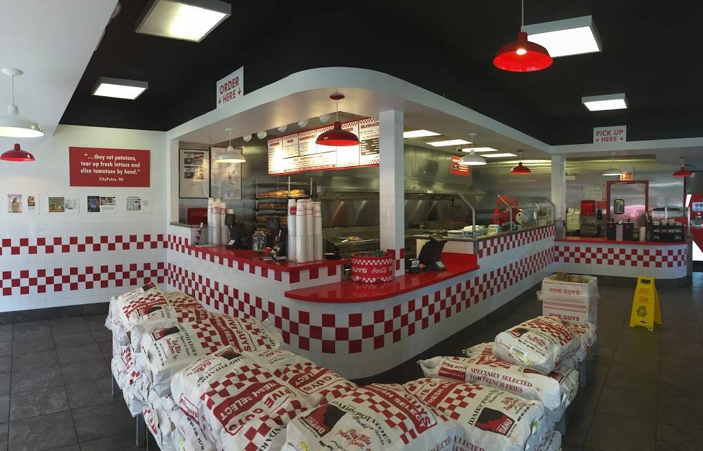 Five Guys | meal takeaway | 2368 N Clark St, Chicago, IL 60614, USA | 7738838930 OR +1 773-883-8930