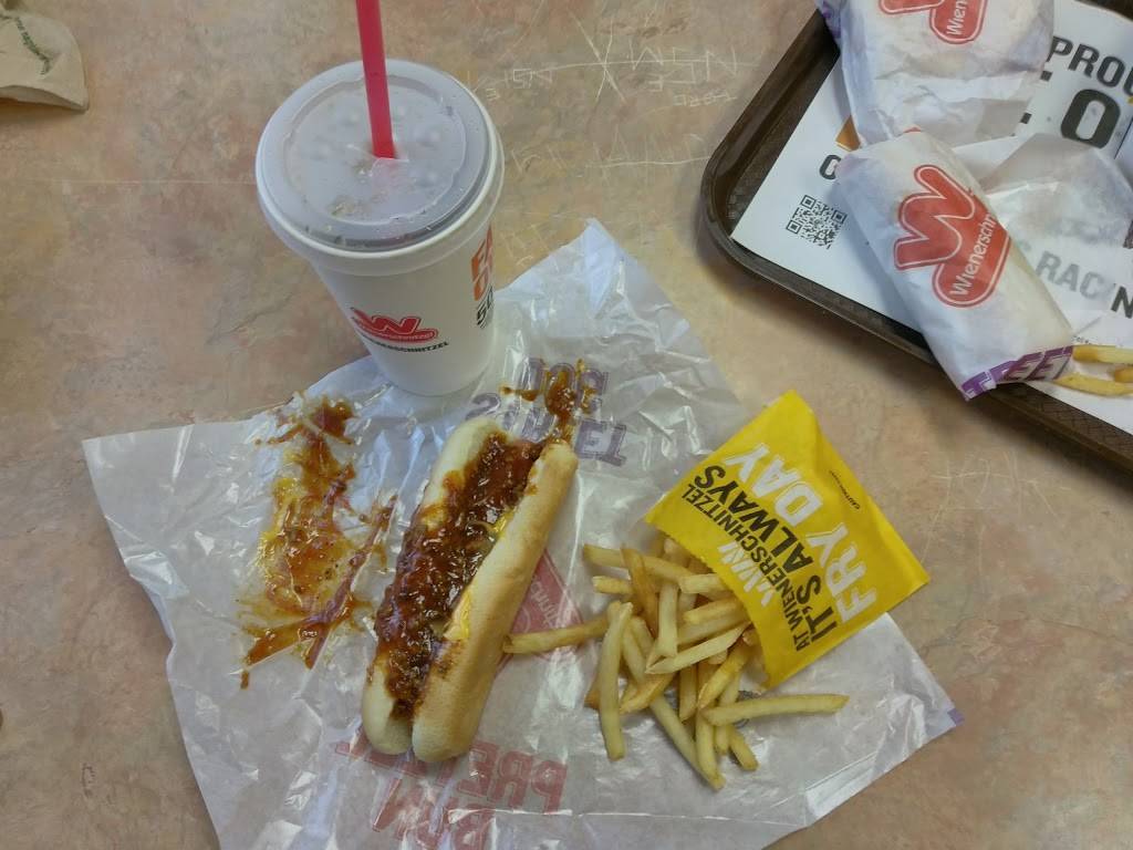 Wienerschnitzel | restaurant | 1731 N Hacienda Blvd, La Puente, CA 91744, USA | 6269172533 OR +1 626-917-2533