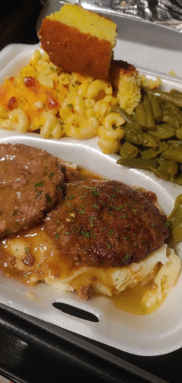 Collard Greenz Country Cooking Restaurant | restaurant | 2602 Montgomery St unit A, Savannah, GA 31401, USA | 9124955228 OR +1 912-495-5228