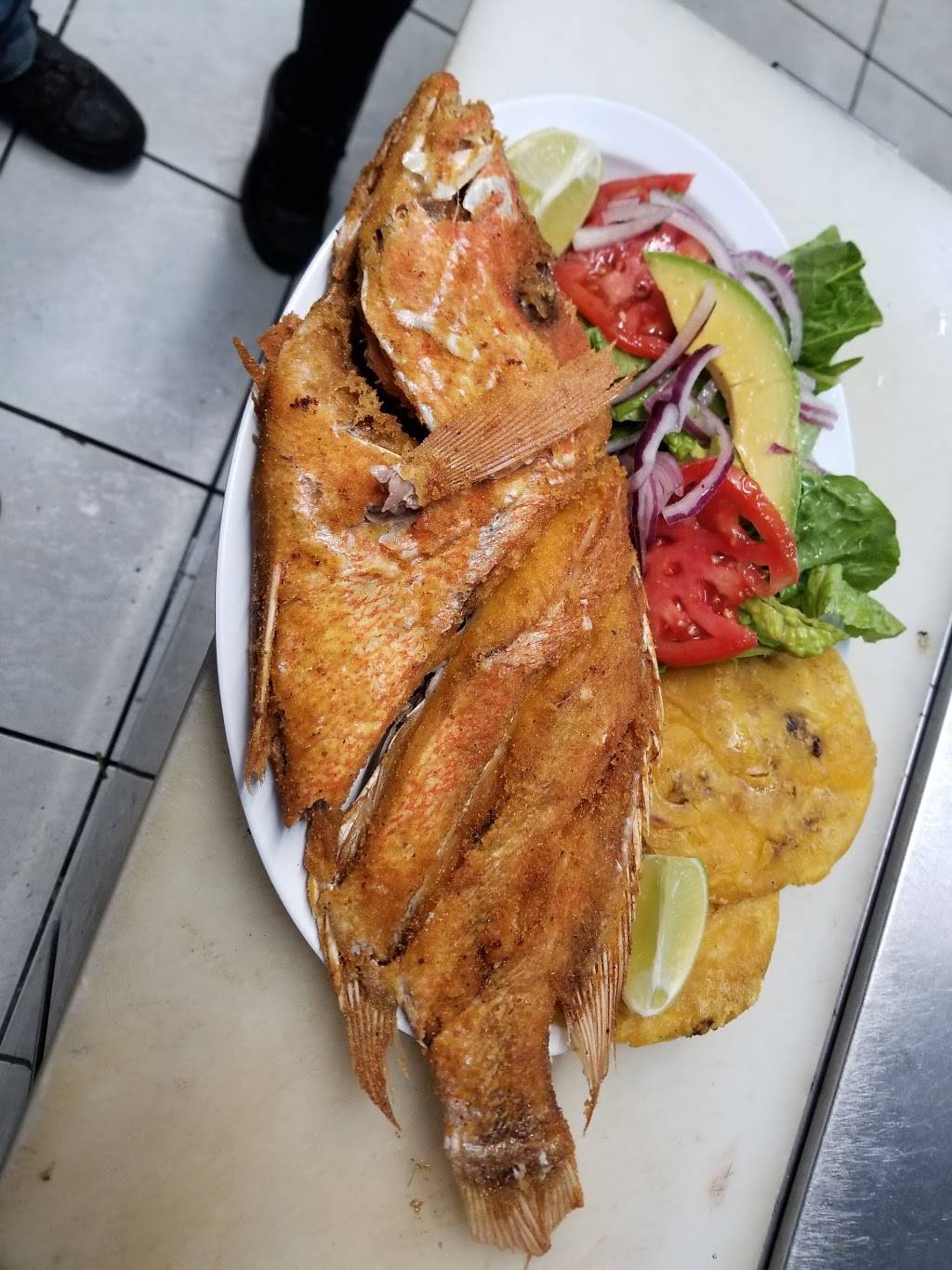 Los Ranchos Seafood Restaurant | restaurant | 12705 NW 42nd Ave, Opa-locka, FL 33054, USA | 7865174377 OR +1 786-517-4377