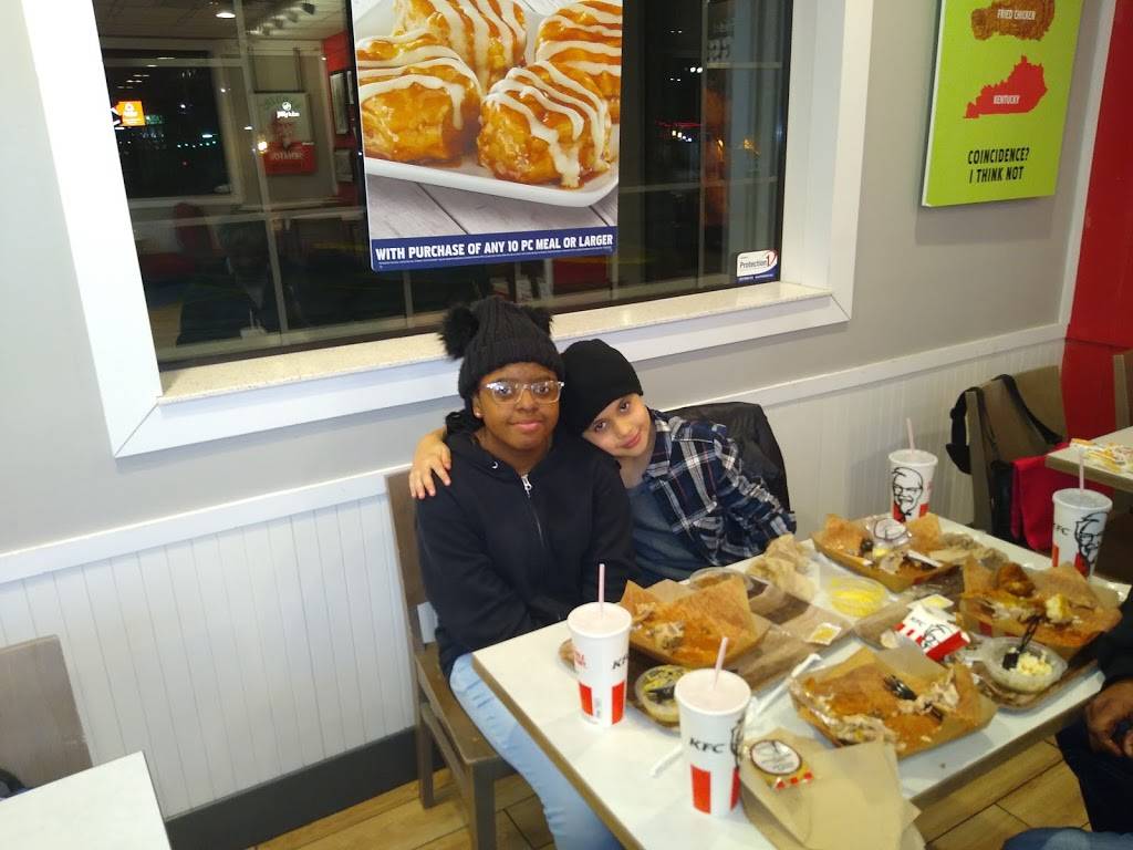 KFC | restaurant | 6131 E 21st St N, Wichita, KS 67208, USA | 3165583830 OR +1 316-558-3830