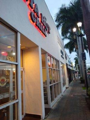 Lenny’s Grill and Deli | restaurant | 4017 Prairie Ave, Miami Beach, FL 33140, USA | 7862167140 OR +1 786-216-7140