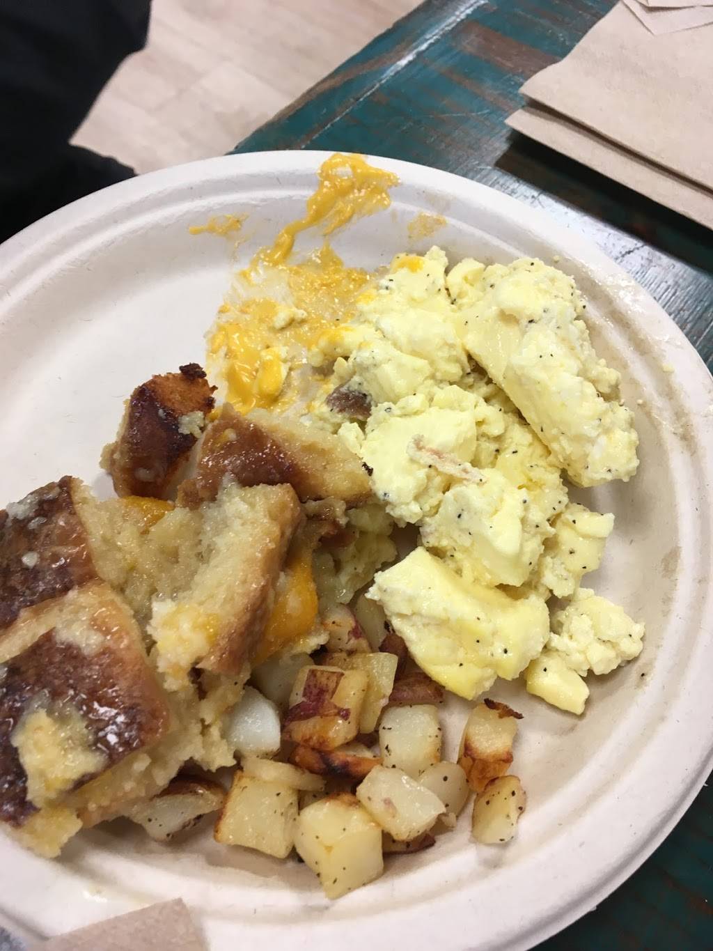 Farmhouse Greens | restaurant | 730 Frederick Rd #1, Catonsville, MD 21228, USA | 4432515903 OR +1 443-251-5903