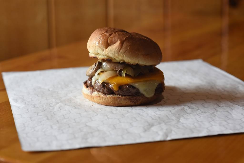 Wild Willys Burgers | restaurant | 46 Arsenal St, Watertown, MA 02472, USA | 6179269700 OR +1 617-926-9700