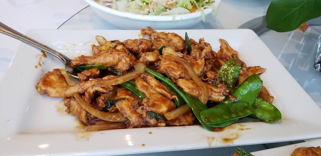 New Moon Restaurant | restaurant | 7620 Beach Blvd, Buena Park, CA 90620, USA | 7145629940 OR +1 714-562-9940