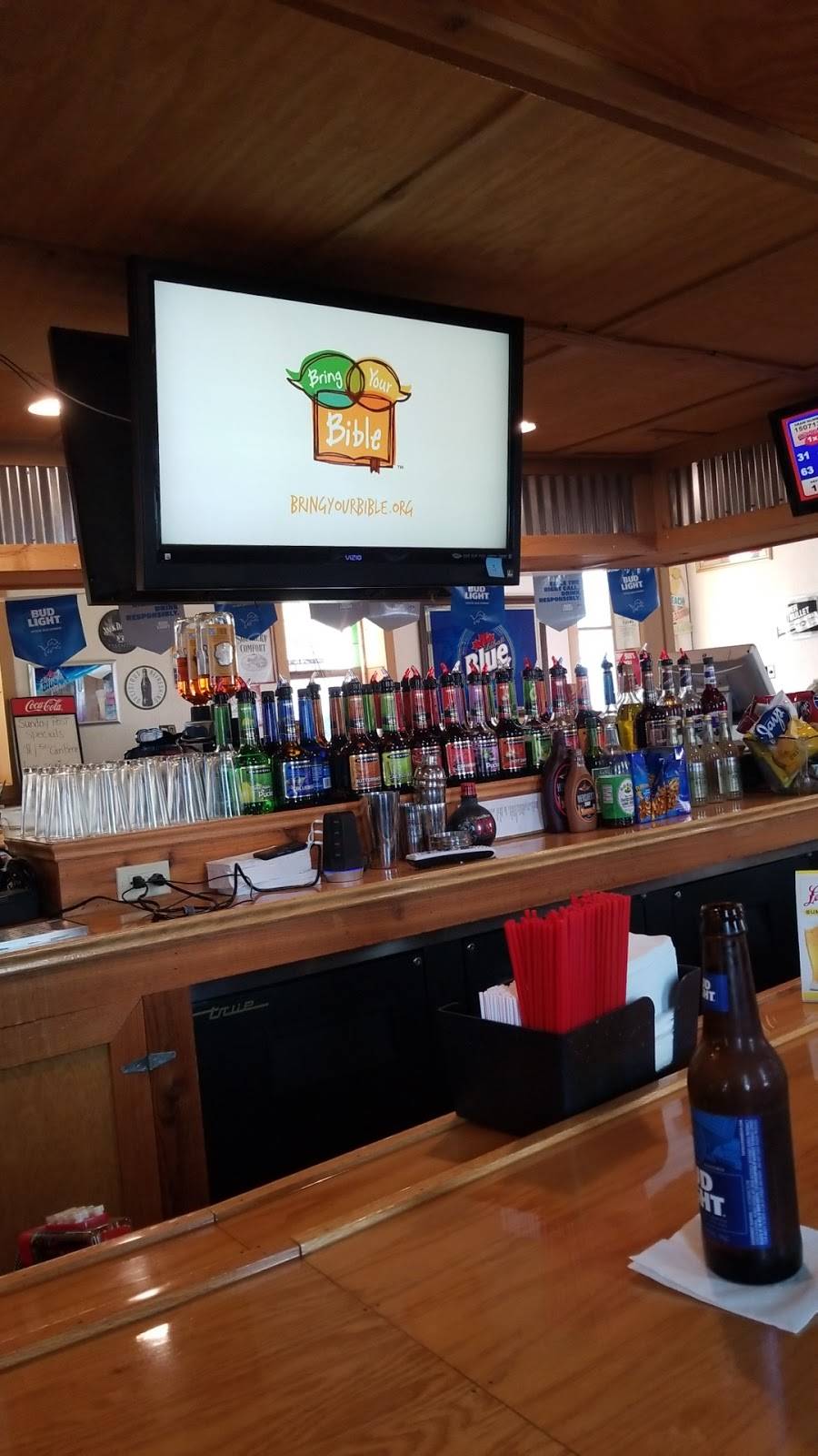 Hitching Post Inn | restaurant | 79 N Main St, Elkton, MI 48731, USA | 9893752496 OR +1 989-375-2496