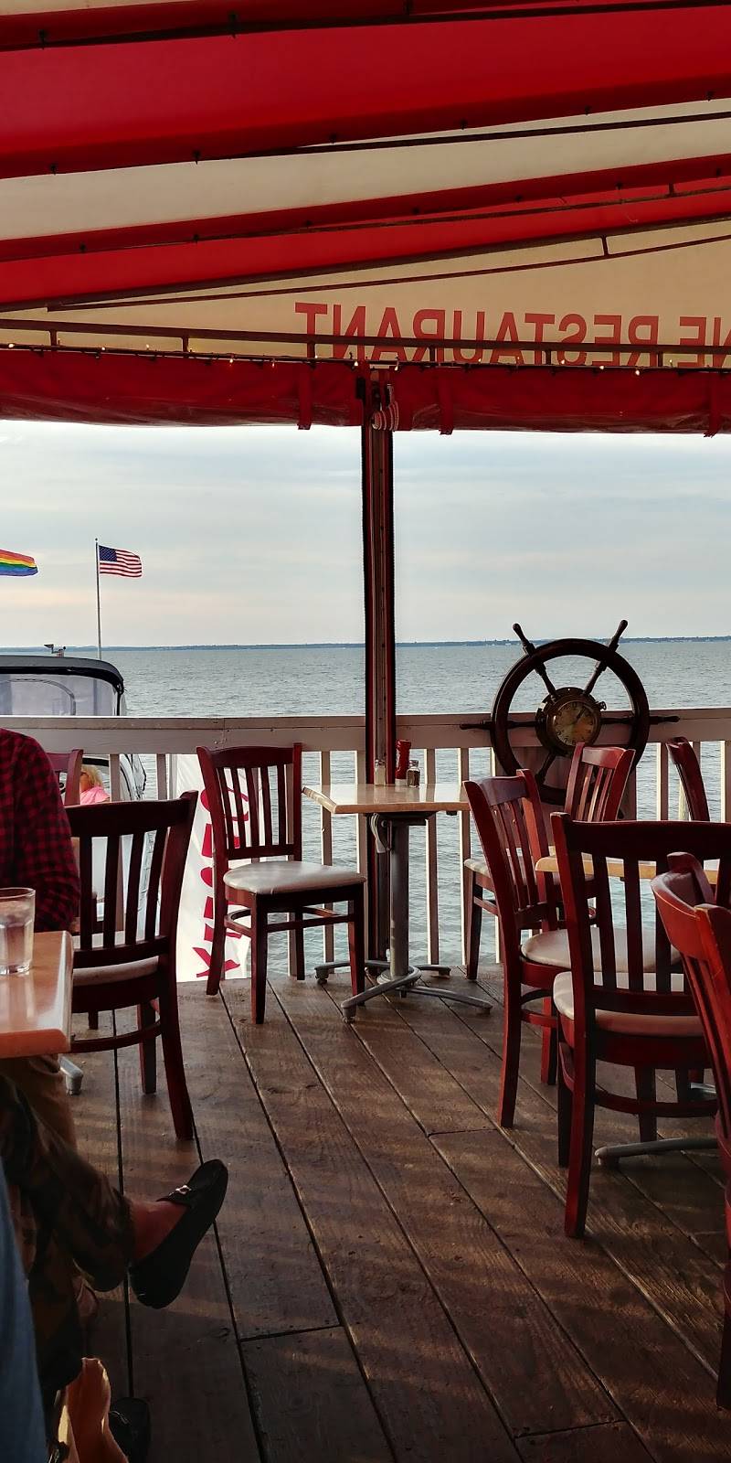 Cherrys | restaurant | 158 Bayview Walk, Bay Shore, NY 11706, USA | 6315977859 OR +1 631-597-7859