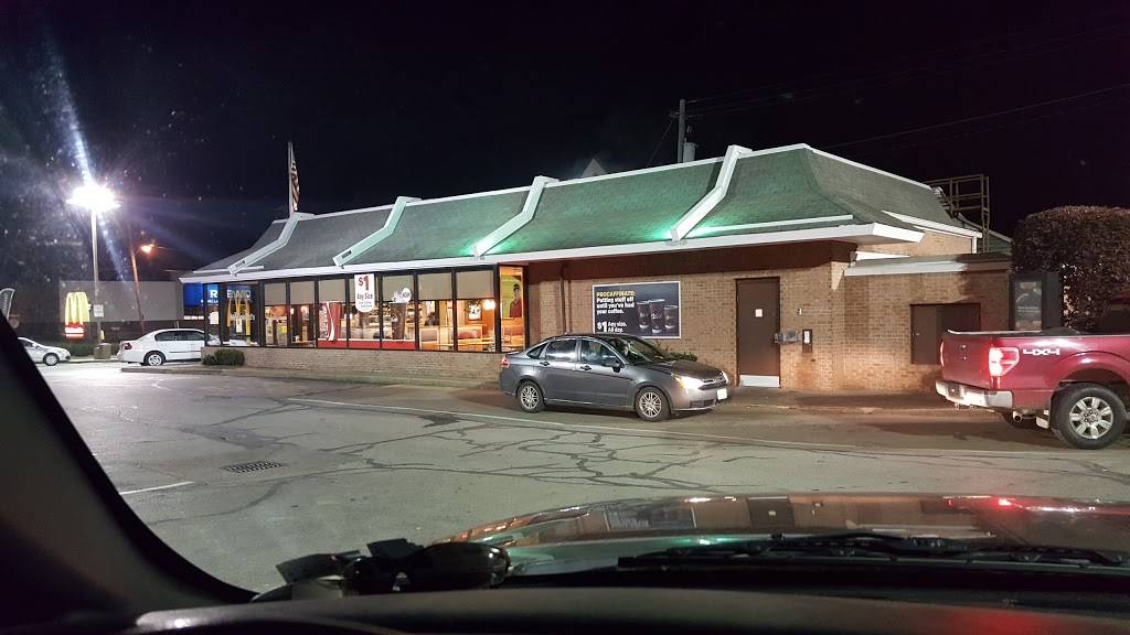 McDonalds | cafe | 60 S N Market St, East Palestine, OH 44413, USA | 3304261117 OR +1 330-426-1117