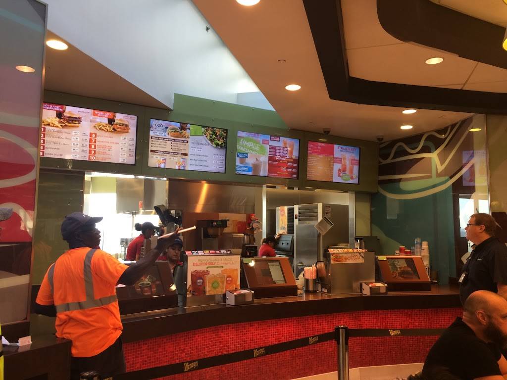Wendys | restaurant | Terminal B, 3 Brewster Rd #5C, Newark, NJ 07114, USA | 9735966976 OR +1 973-596-6976