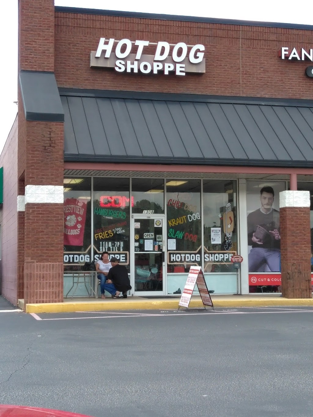 Hot Dog Shoppe | restaurant | 1308 N Ferdon Blvd, Crestview, FL 32536, USA | 8506823649 OR +1 850-682-3649