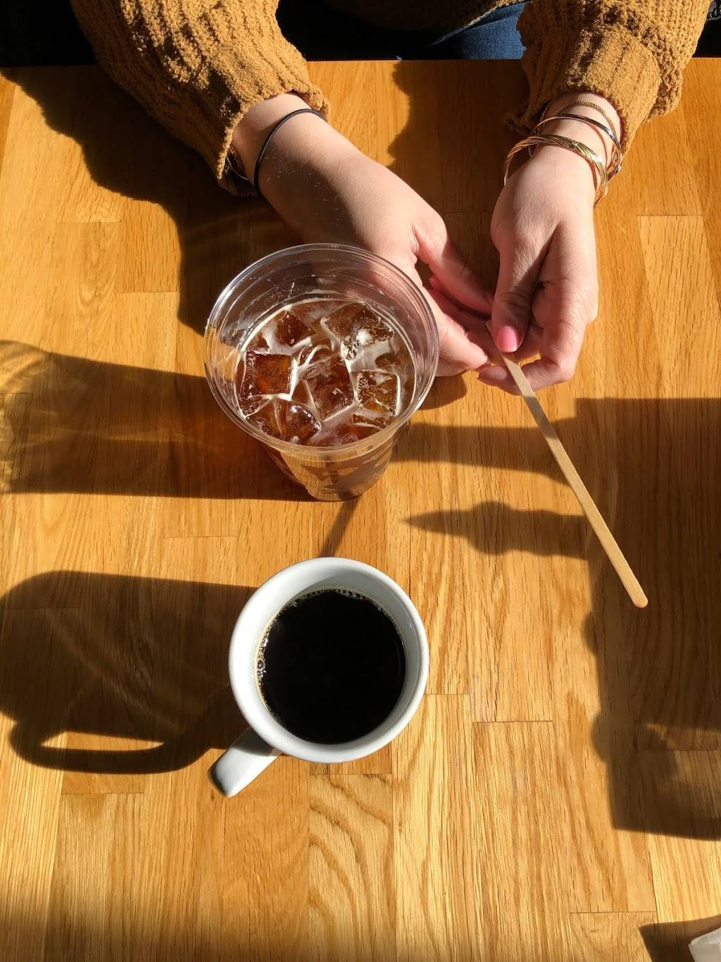 Amys Place | restaurant | 214 Wickenden St, Providence, RI 02906, USA | 4012749966 OR +1 401-274-9966