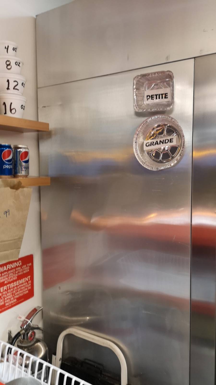 Petit Poulet | meal delivery | 4141 Rue Foster, Waterloo, QC J0E 2N0, Canada | 4505393939 OR +1 450-539-3939