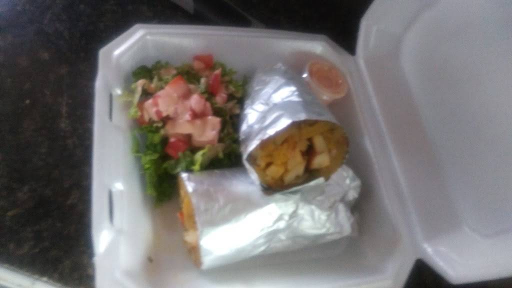 El SUPER MOFONGO RESBALOSO FOOD TRUCK | restaurant | 6200 E Colonial Dr, Orlando, FL 32807, USA | 3212652864 OR +1 321-265-2864
