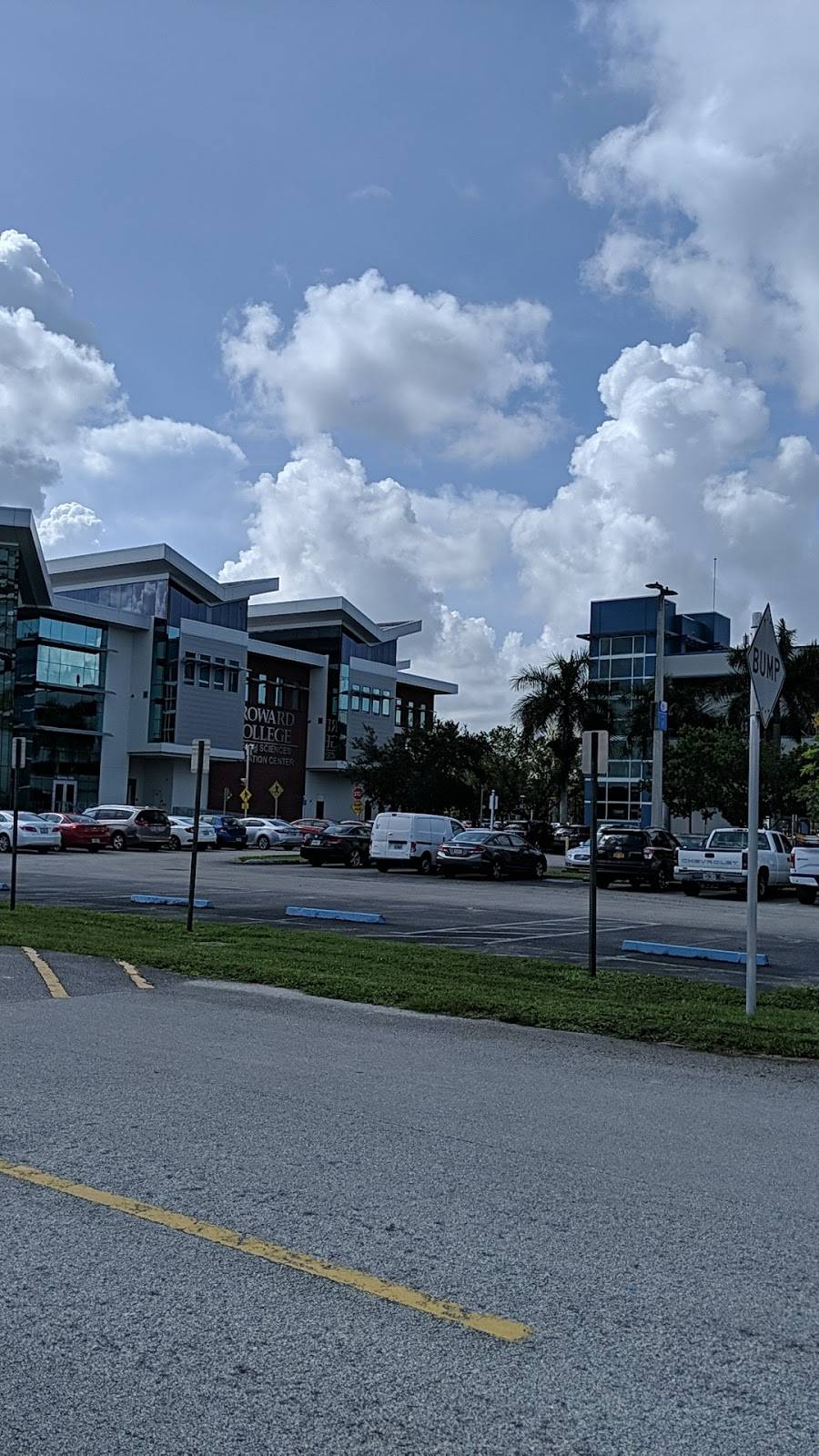 Dunkin | bakery | 3501 Davie Rd, Davie, FL 33314, USA | 9549151308 OR +1 954-915-1308