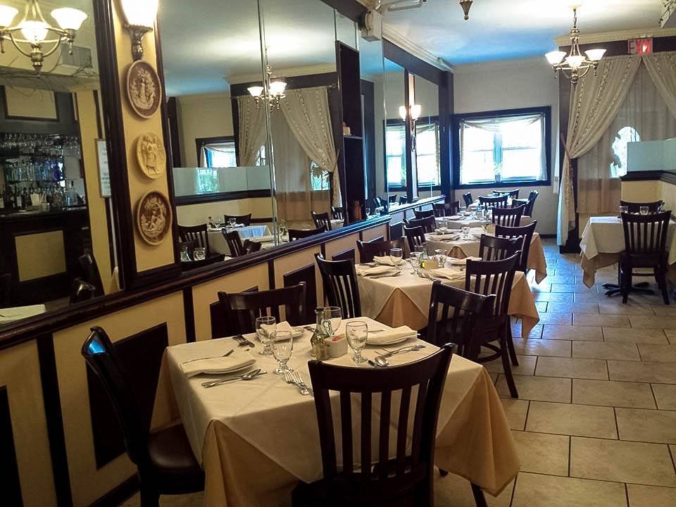 Agostinos Italian Ristorante | restaurant | 336 Pelham Rd, New Rochelle, NY 10805, USA | 9142356019 OR +1 914-235-6019