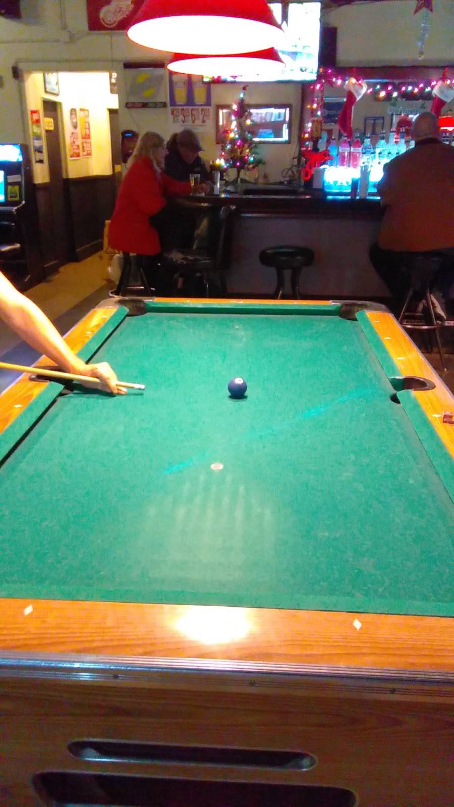 Midway Inn Sports Bar & Grill | restaurant | 24080 Schoenherr Rd, Warren, MI 48089, USA | 5867762266 OR +1 586-776-2266