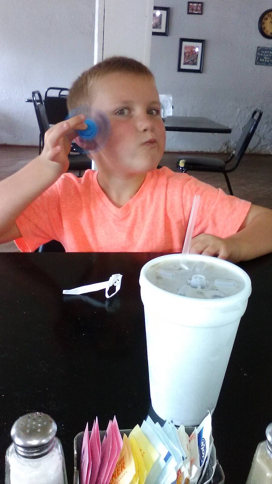 Chireno Country Cafe | restaurant | 716 Main St, Chireno, TX 75937, USA | 9363622371 OR +1 936-362-2371