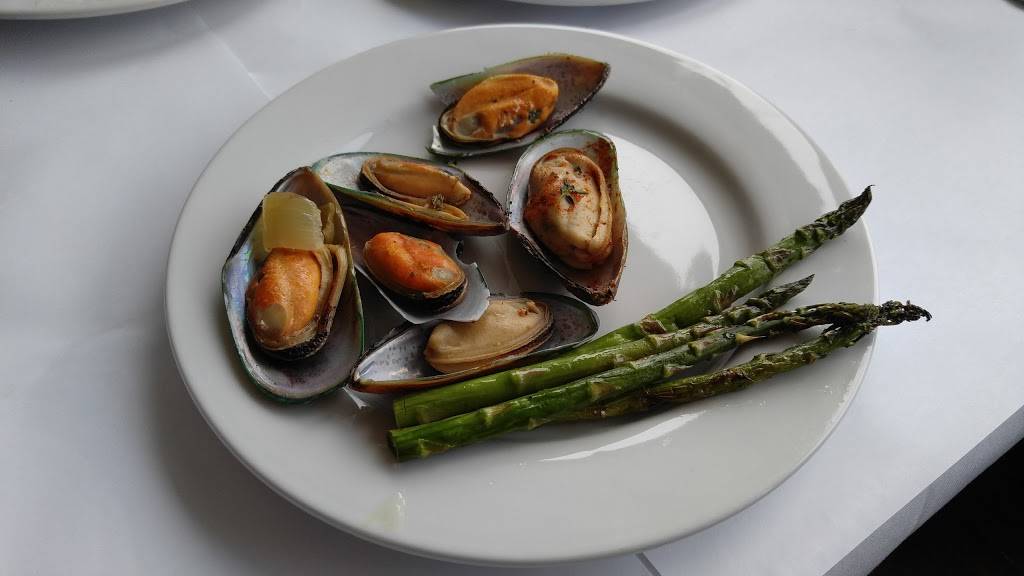 Yellowfin Steak & Fish House | restaurant | 2840 Solomons Island Rd, Edgewater, MD 21037, USA | 4105731333 OR +1 410-573-1333