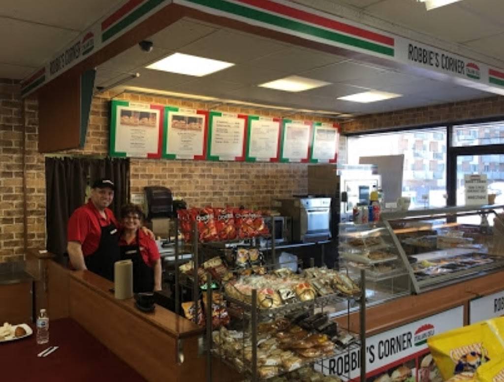 Roberto’s Corner | restaurant | 1034 Pleasant Park Rd, Ottawa, ON K1G 2A1, Canada | 6137990195 OR +1 613-799-0195