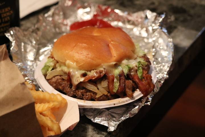 Bill Grays Gates | restaurant | 2987 Buffalo Rd, Rochester, NY 14624, USA | 5852473940 OR +1 585-247-3940