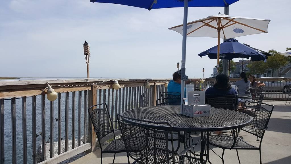 Knapps Landing | restaurant | 520 Sniffens Ln, Stratford, CT 06615, USA | 2033785999 OR +1 203-378-5999