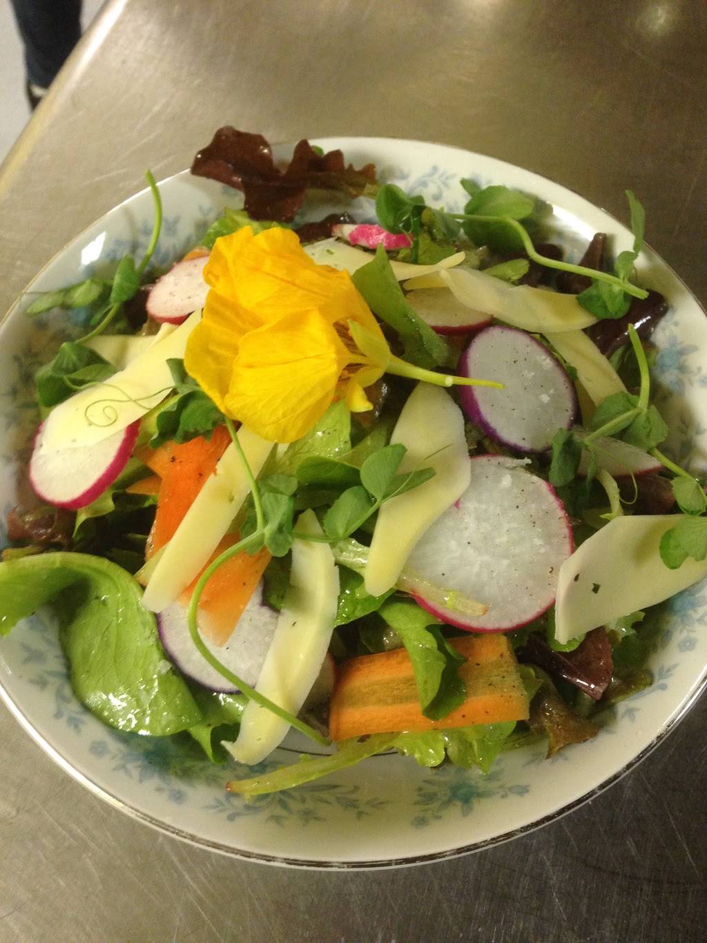 Homefield Kitchen & Brewery | restaurant | 3 Arnold Rd, Sturbridge, MA 01566, USA | 7742426365 OR +1 774-242-6365