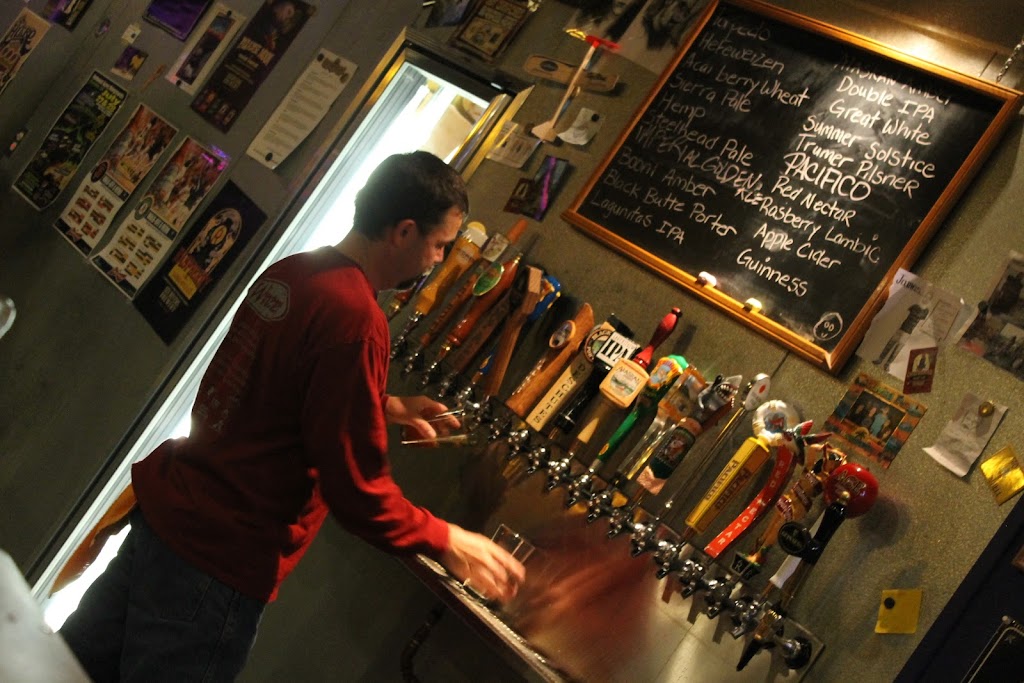 Humboldt Brews LLC | restaurant | 856 10th St, Arcata, CA 95521, USA | 7078262739 OR +1 707-826-2739