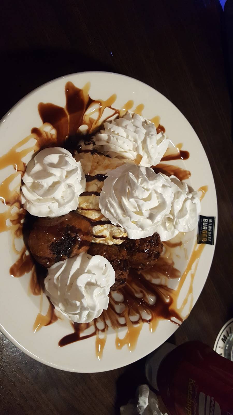 Milwaukee Burger Company | restaurant | 2620 E Clairemont Ave, Eau Claire, WI 54701, USA | 7158346503 OR +1 715-834-6503