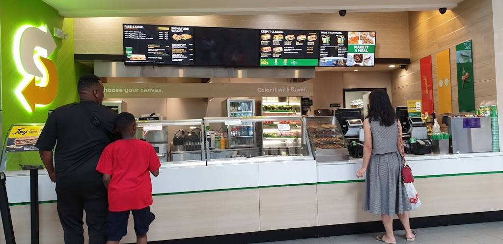 Subway | meal takeaway | 8200 Vineland Ave #1205, Orlando, FL 32821, USA | 4072387706 OR +1 407-238-7706