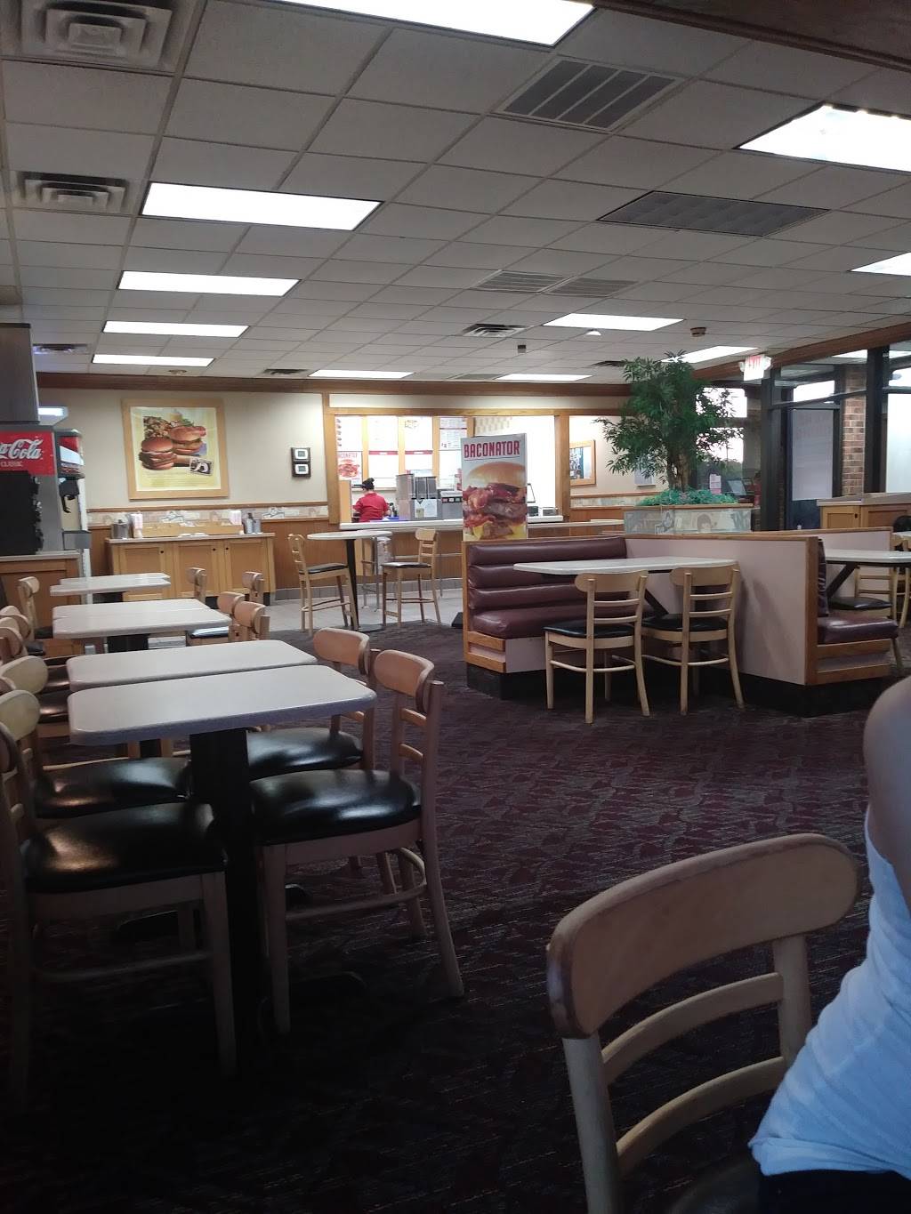 Wendys | restaurant | 221 W E Seminary Dr, Fort Worth, TX 76115, USA | 8179212951 OR +1 817-921-2951